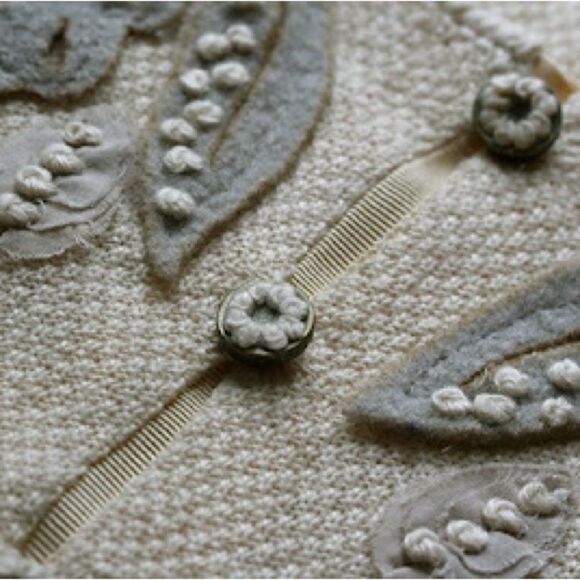 Anthropologie light weight cardigan with beautiful detailing.XS - Picture 5 of 11